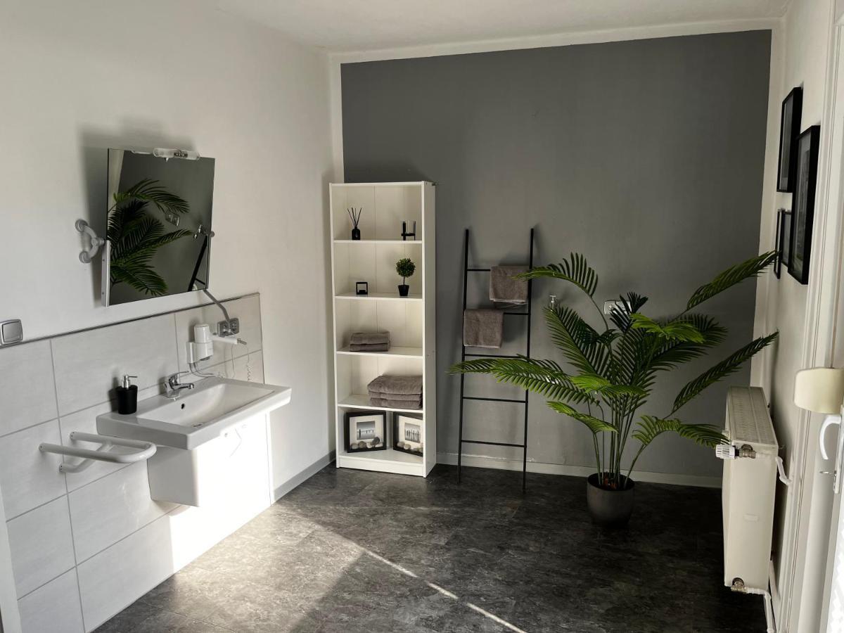 Ferienwohnung Am See Dillich - Ruhige Lage - Eigener Garten - Direkt Neben Einem Natursee Borken (Hessen) Exterior foto